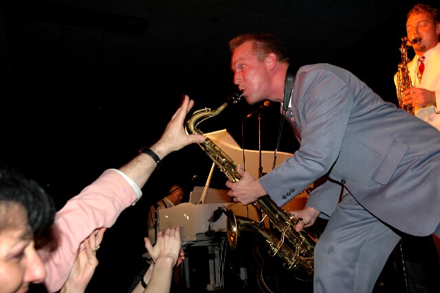 min 2006 11 25 riot 826